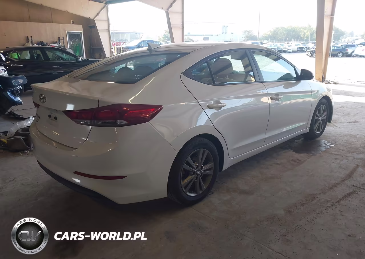 2018 Hyundai Elantra Value Edition VIN:5NPD84LF7JH220869 - 4