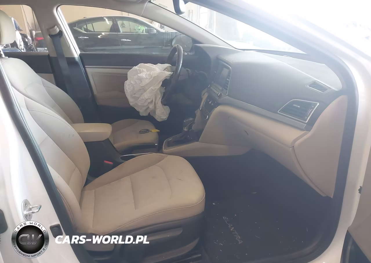 2018 Hyundai Elantra Value Edition VIN:5NPD84LF7JH220869 - 5