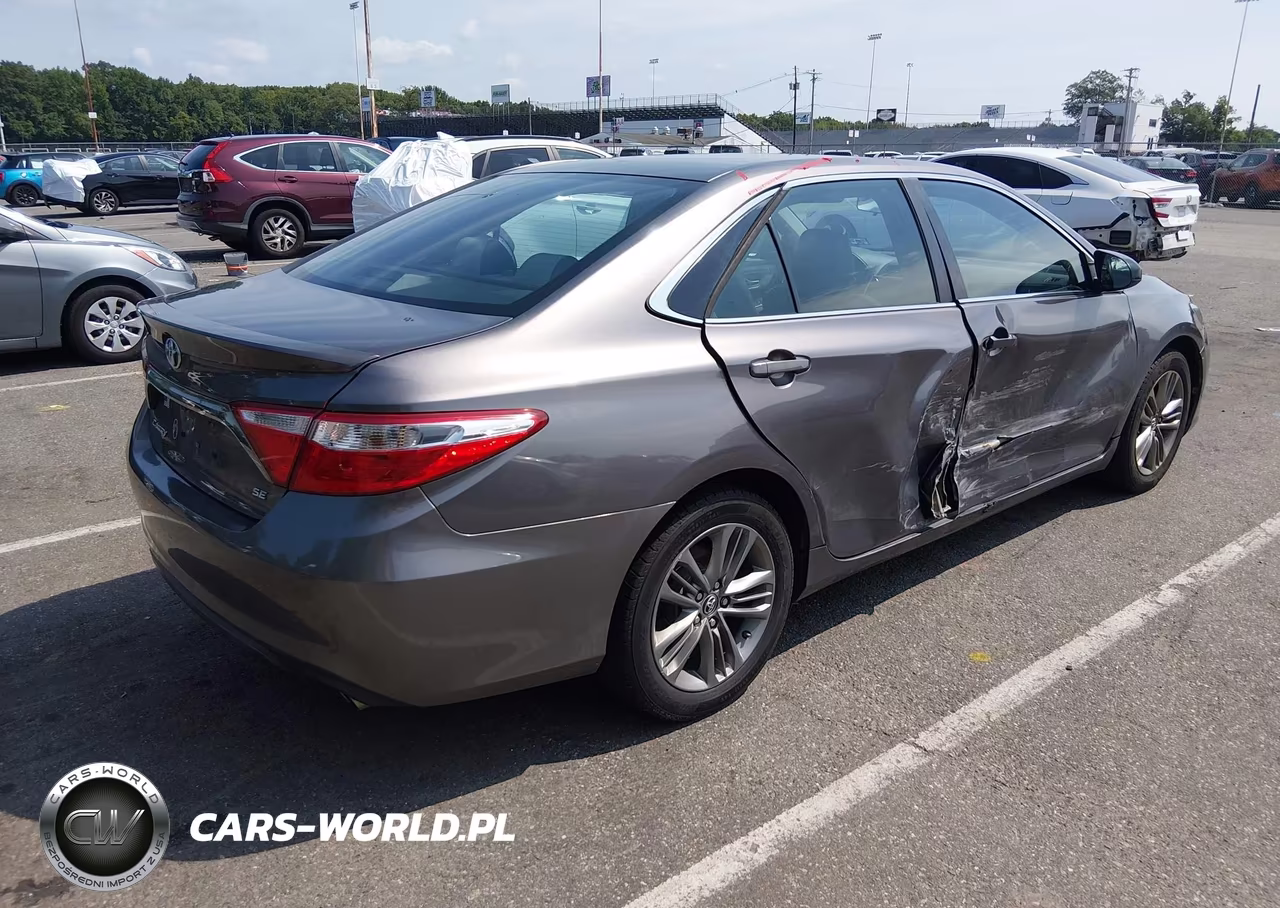 2016 Toyota Camry Se VIN:4T1BF1FK0GU171643 - 4