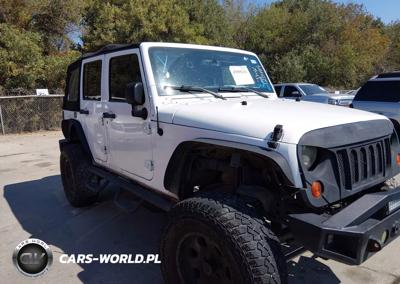 2013 Jeep Wrangler Unlimited Sport VIN:1C4HJWDG4DL605489 - 13