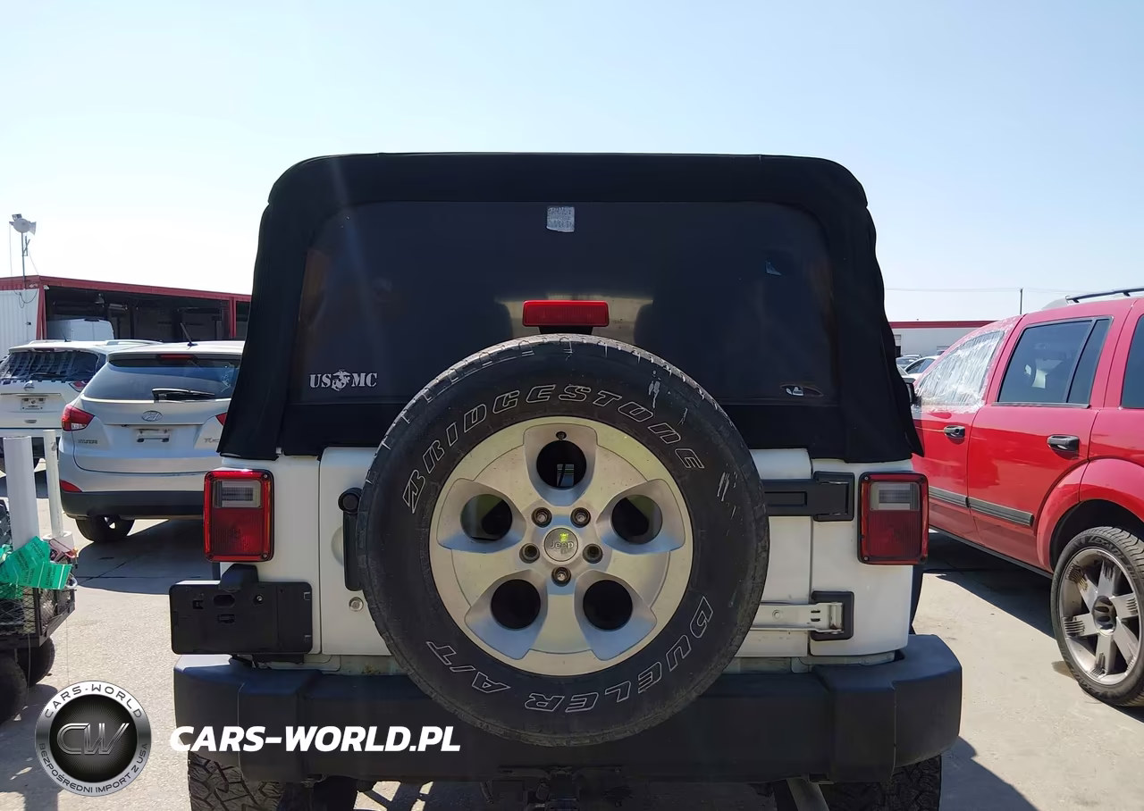 2013 Jeep Wrangler Unlimited Sport VIN:1C4HJWDG4DL605489 - 16