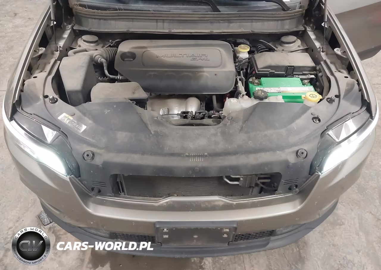 2019 Jeep Cherokee Latitude 4X4 VIN:1C4PJMCB1KD412570 - 10