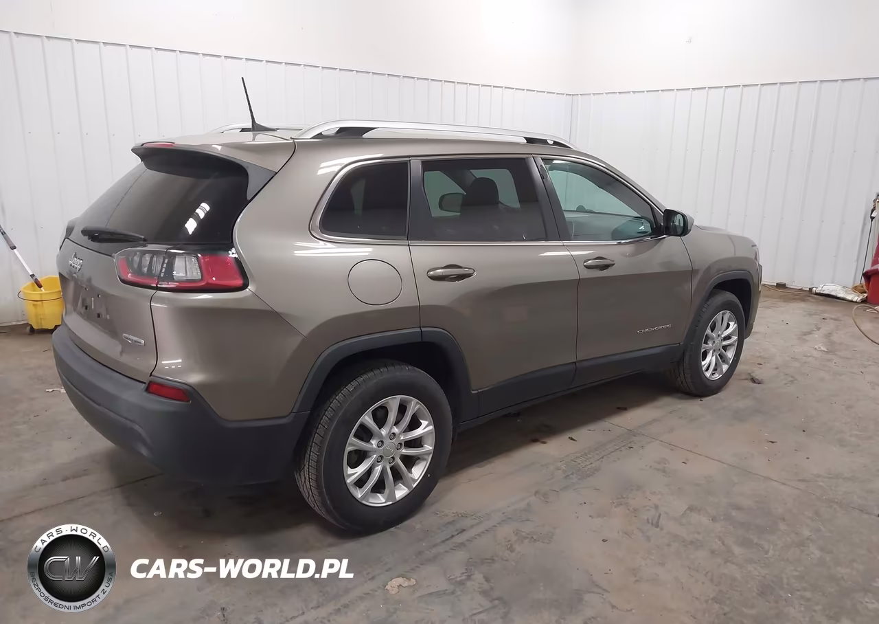 2019 Jeep Cherokee Latitude 4X4 VIN:1C4PJMCB1KD412570 - 4
