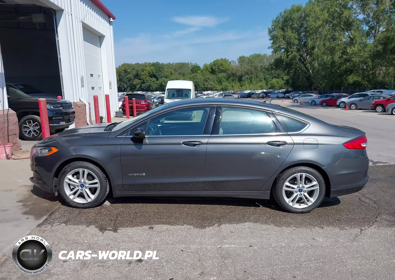 2018 Ford Fusion Hybrid S VIN:3FA6P0UU0JR122318 - 19