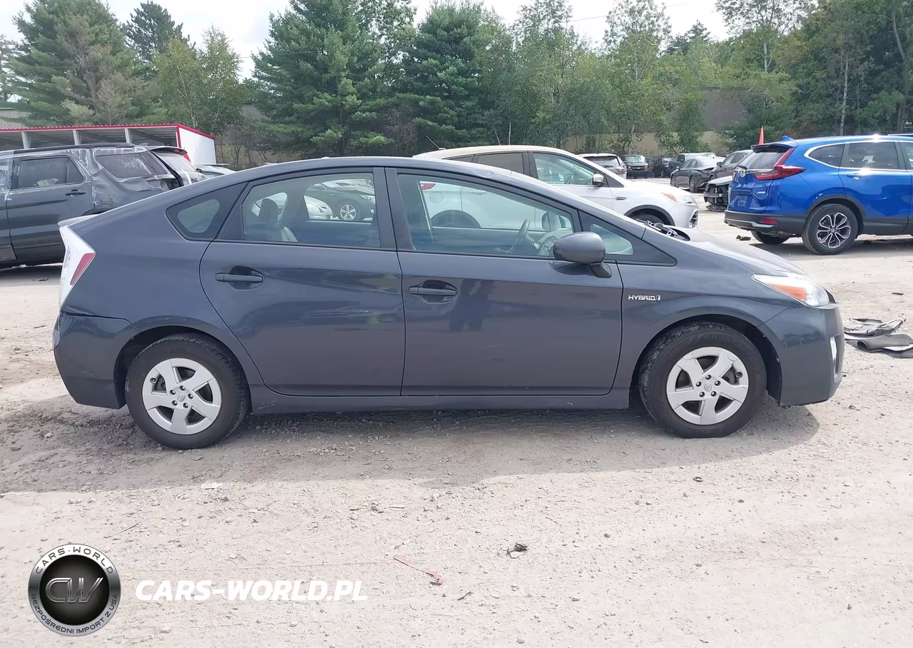2011 Toyota Prius Two VIN:JTDKN3DU7B0300632 - 13