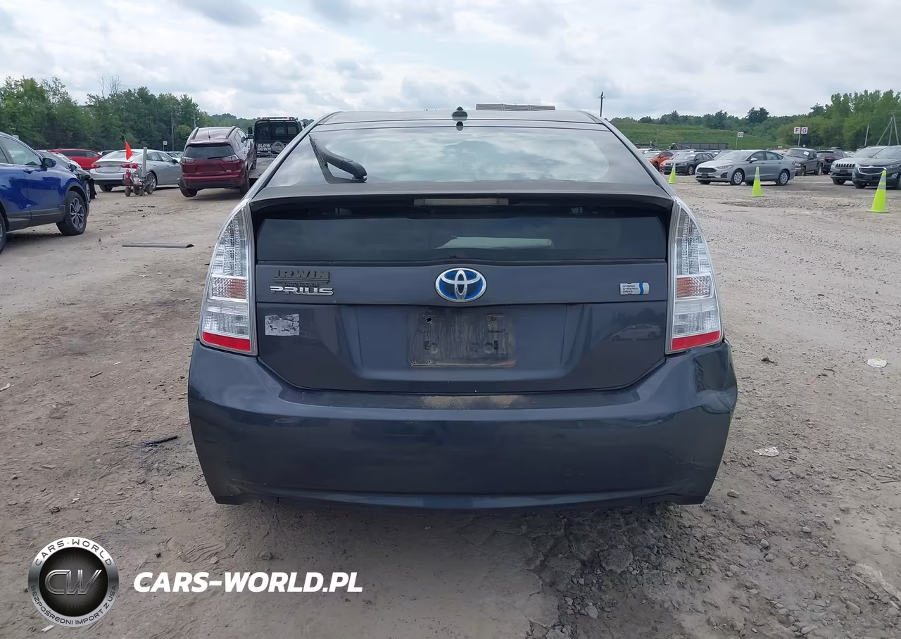 2011 Toyota Prius Two VIN:JTDKN3DU7B0300632 - 16