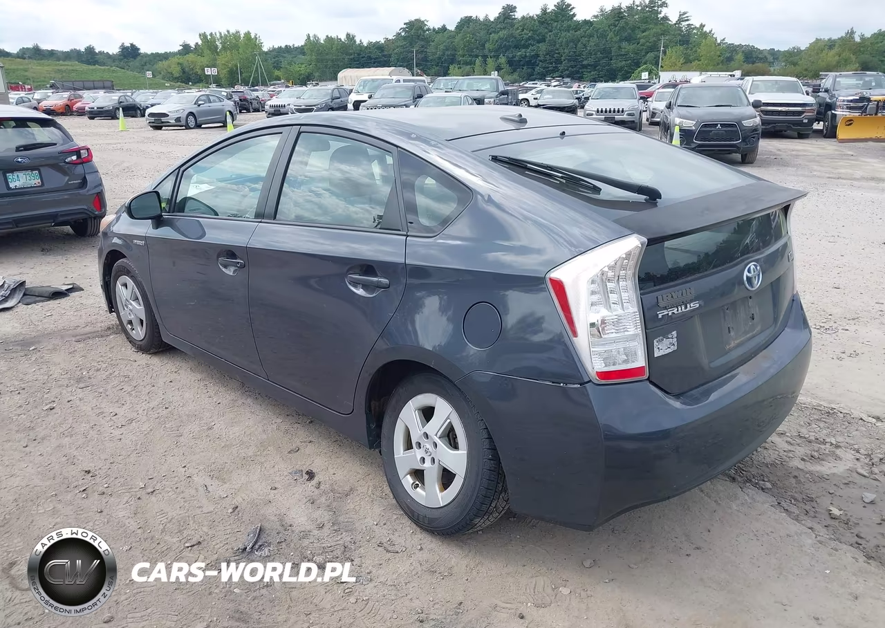 2011 Toyota Prius Two VIN:JTDKN3DU7B0300632 - 3