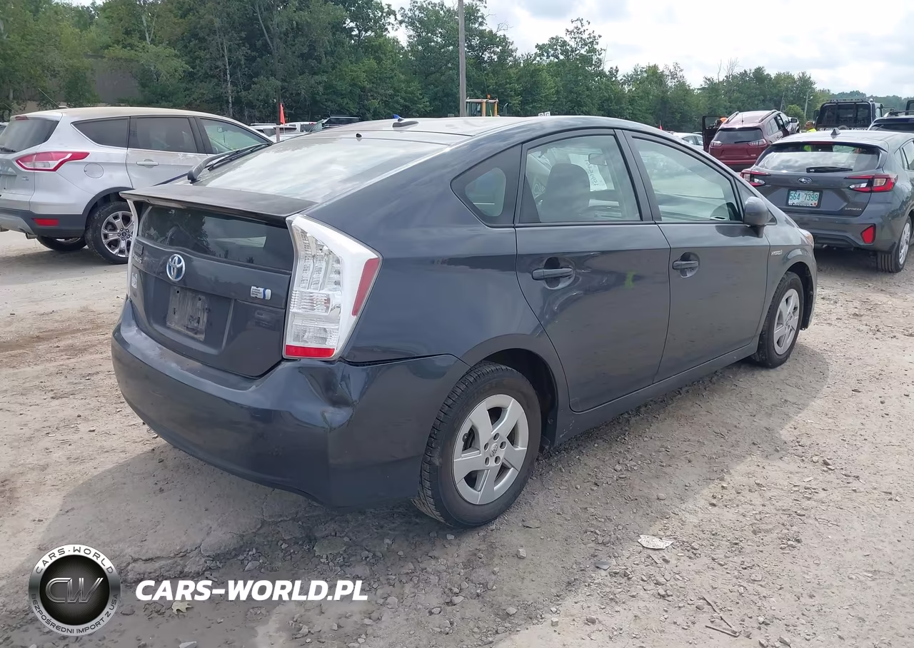 2011 Toyota Prius Two VIN:JTDKN3DU7B0300632 - 4