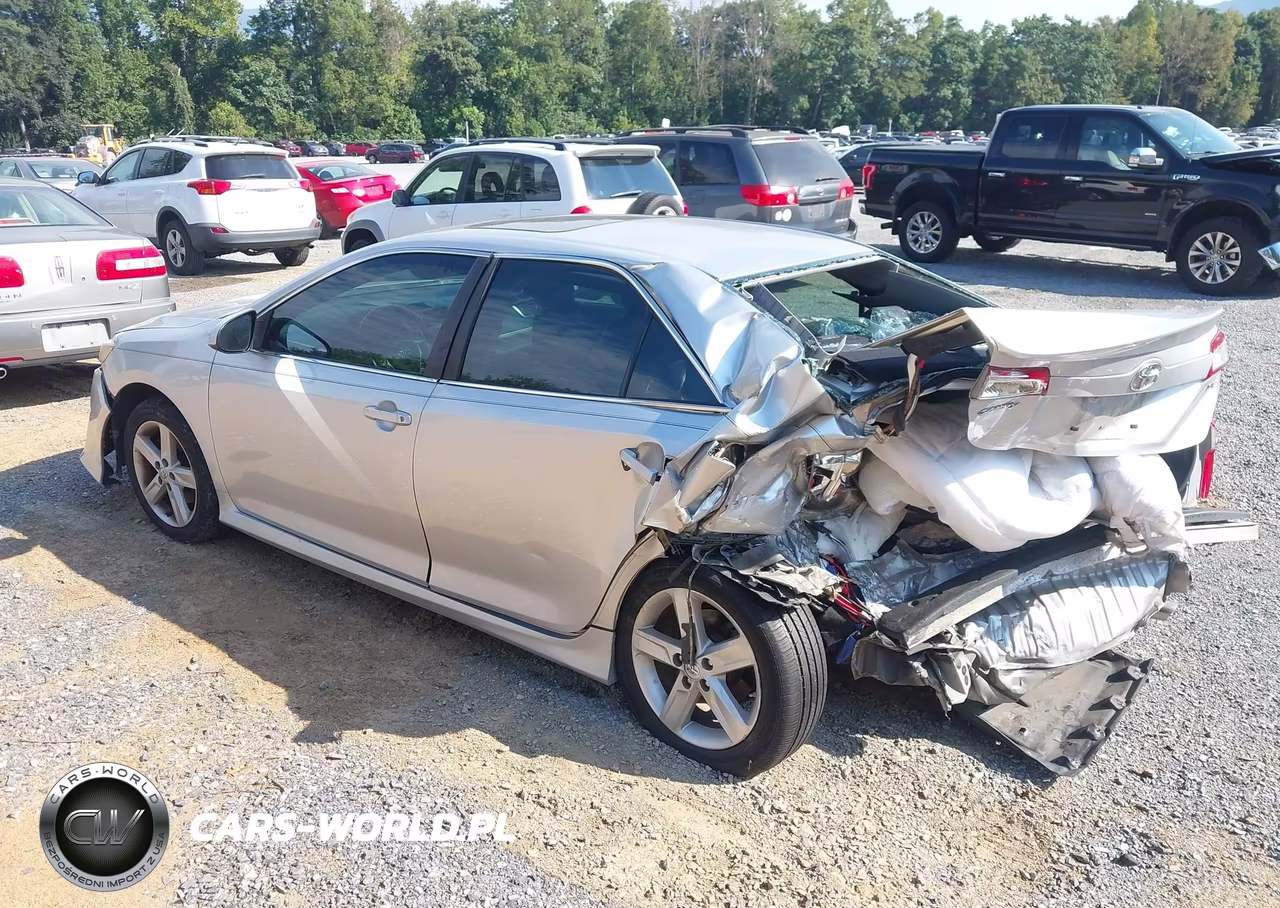 2014 Toyota Camry Se VIN:4T1BF1FK2EU389550 - 3