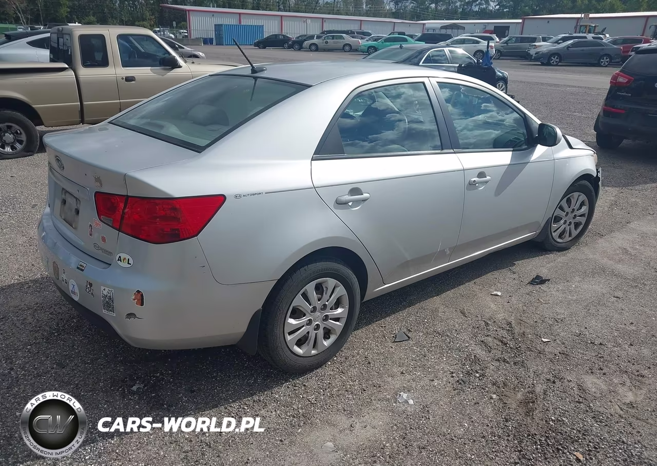 2011 Kia Forte Lx VIN:KNAFT4A20B5455183 - 4
