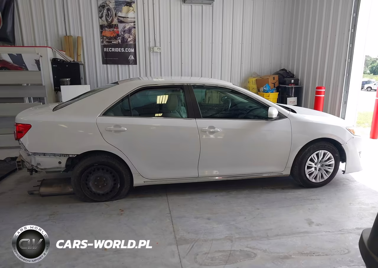 2014 Toyota Camry Le VIN:4T4BF1FK0ER414189 - 13