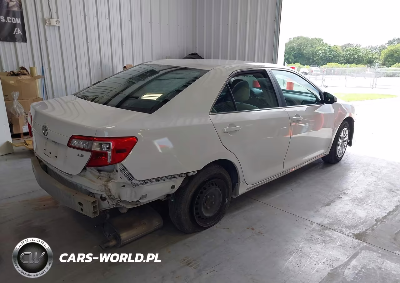 2014 Toyota Camry Le VIN:4T4BF1FK0ER414189 - 4