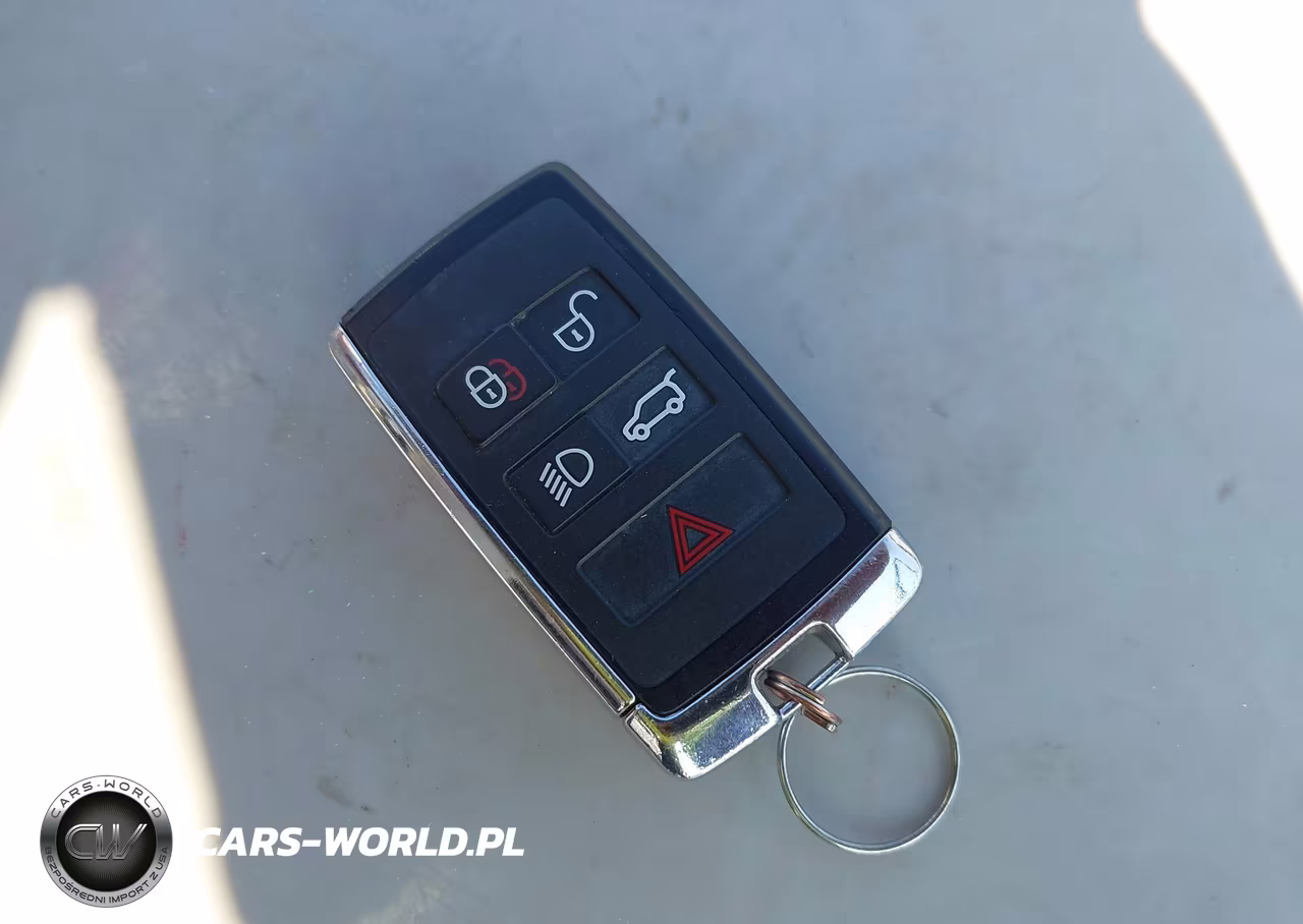 2023 Land Rover Defender 110 S VIN:SALEJ7EX5P2110535 - 11