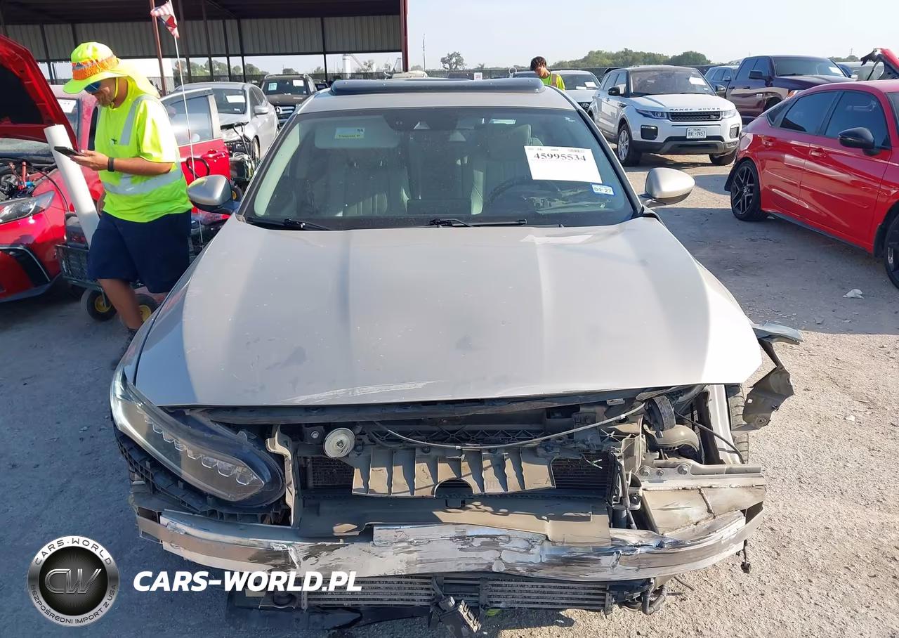 2018 Honda Accord Touring VIN:1HGCV1F92JA135407 - 12