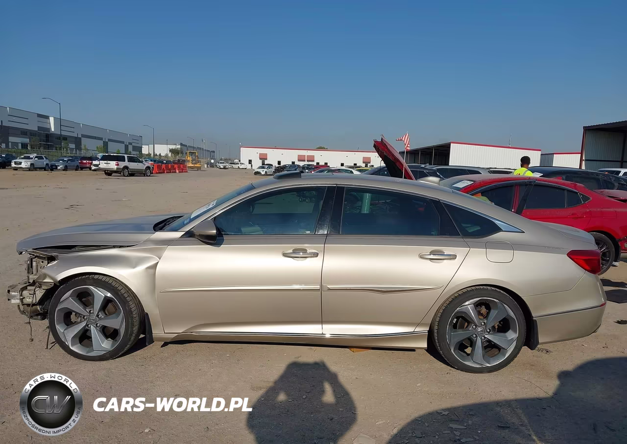 2018 Honda Accord Touring VIN:1HGCV1F92JA135407 - 14