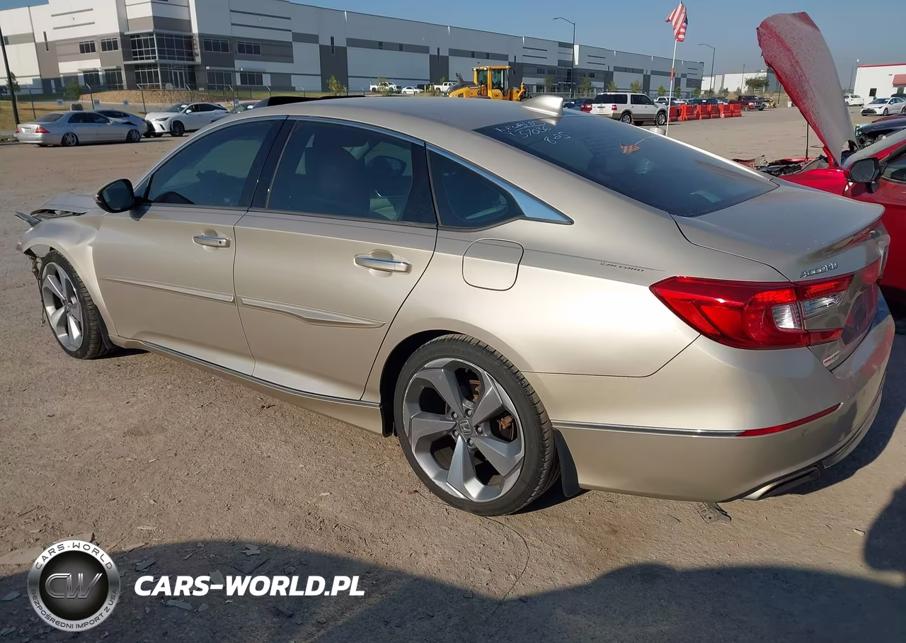 2018 Honda Accord Touring VIN:1HGCV1F92JA135407 - 3