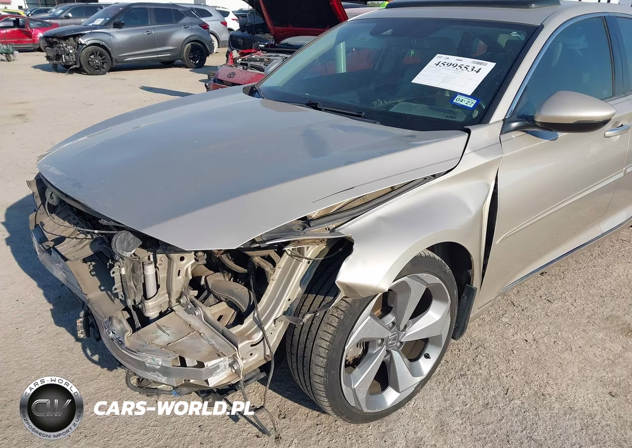 2018 Honda Accord Touring VIN:1HGCV1F92JA135407 - 6