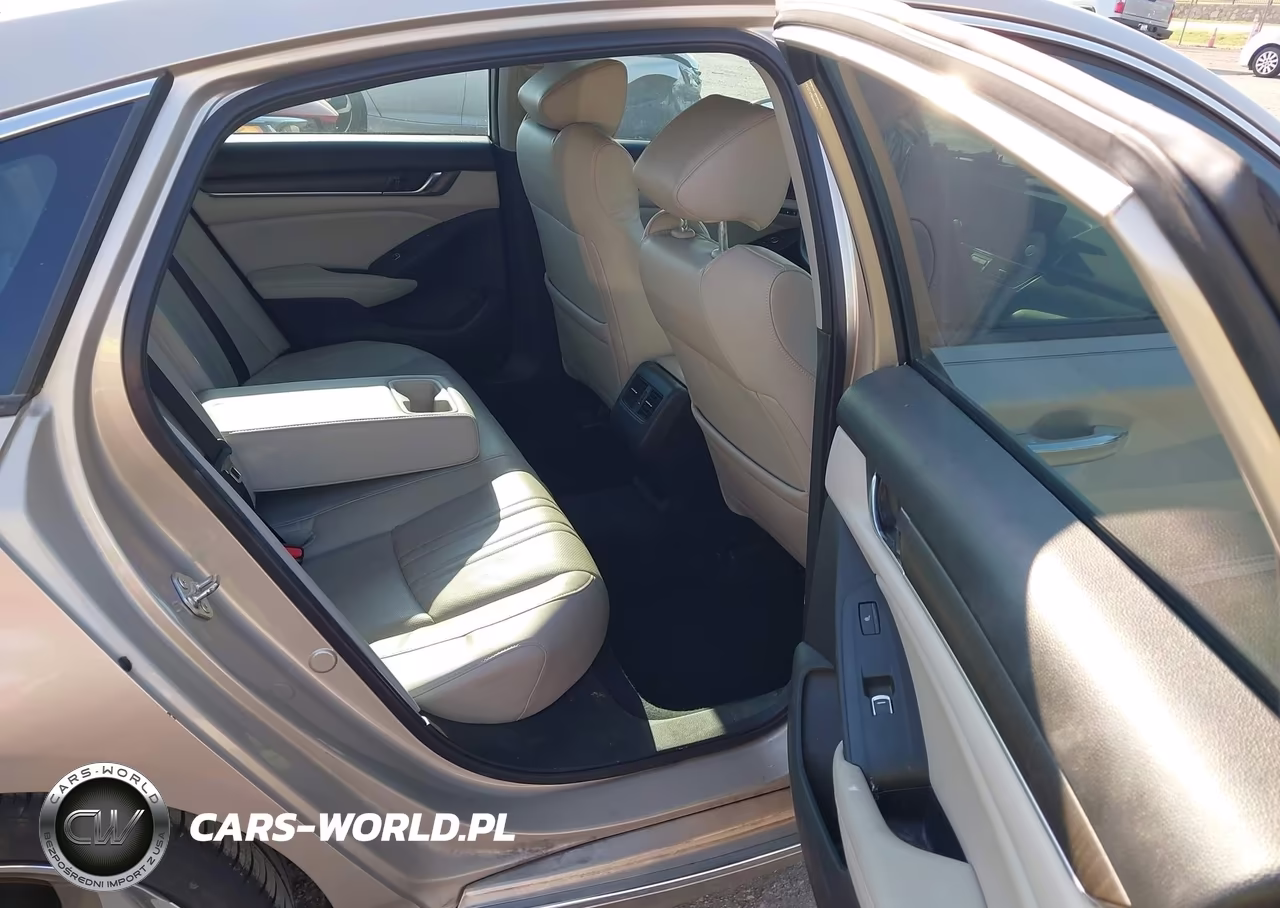 2018 Honda Accord Touring VIN:1HGCV1F92JA135407 - 8