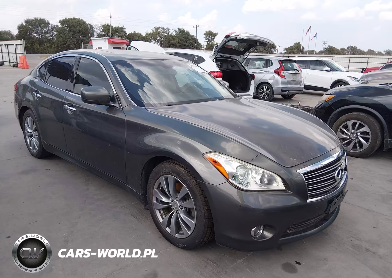 2012 Infiniti M37