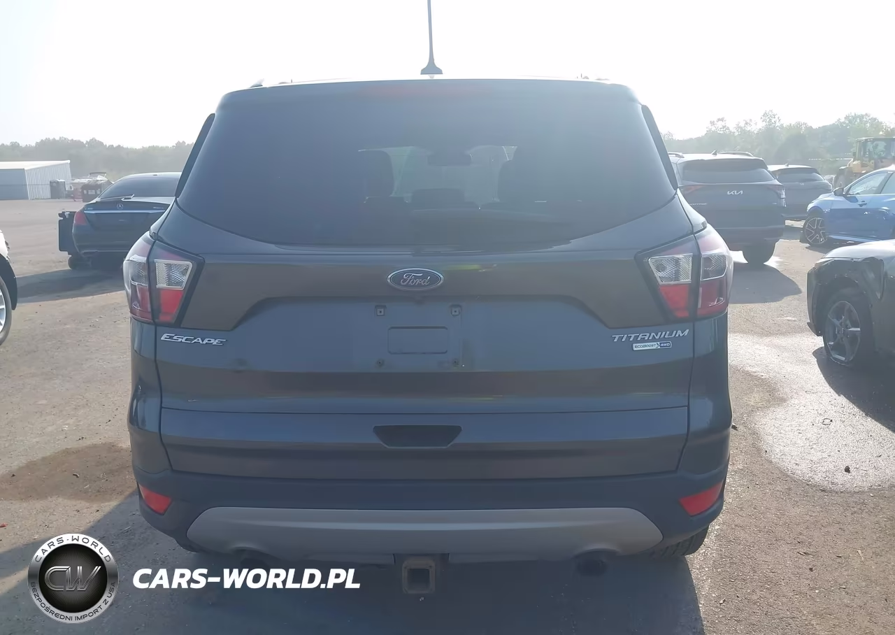 2018 Ford Escape Titanium VIN:1FMCU9J93JUA21224 - 17