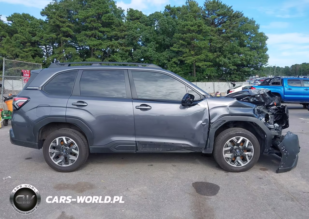 2025 Subaru Forester Premium VIN:JF2SLDDCXSH465001 - 14