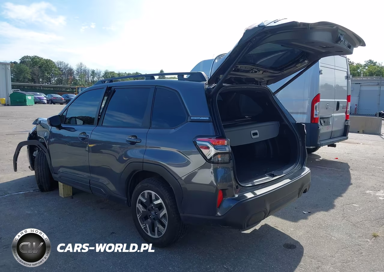 2025 Subaru Forester Premium VIN:JF2SLDDCXSH465001 - 3