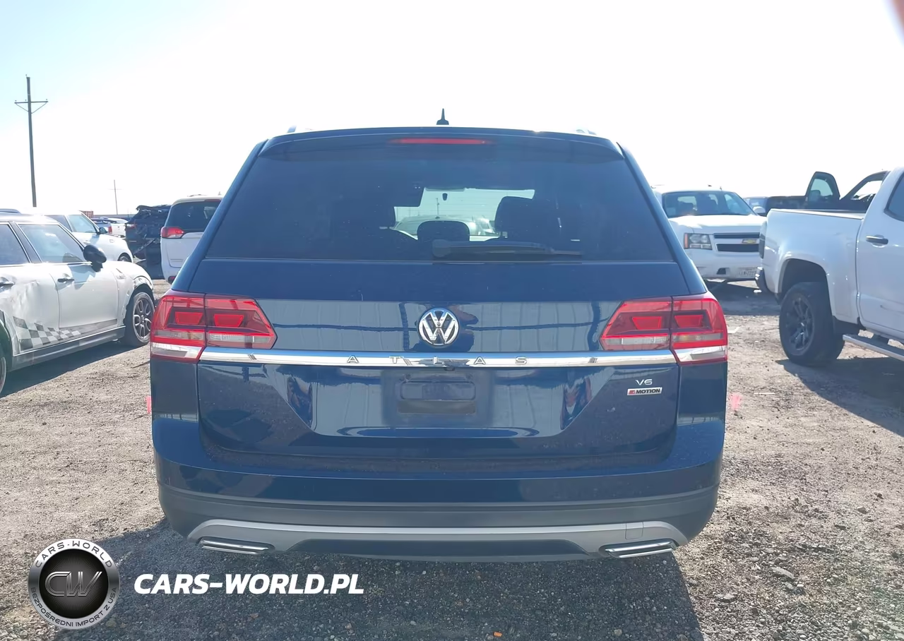 2018 Volkswagen Atlas 3.6L V6 S VIN:1V2GR2CA8JC525651 - 16