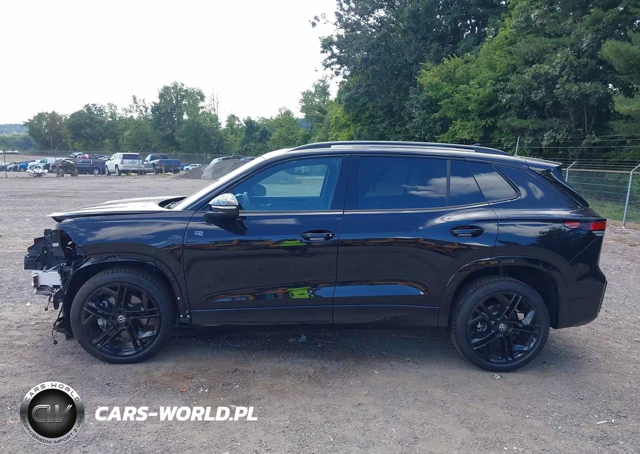 2026 Volkswagen Tiguan Se R-Line Black VIN:3VVGR7RM0TM065386 - 15