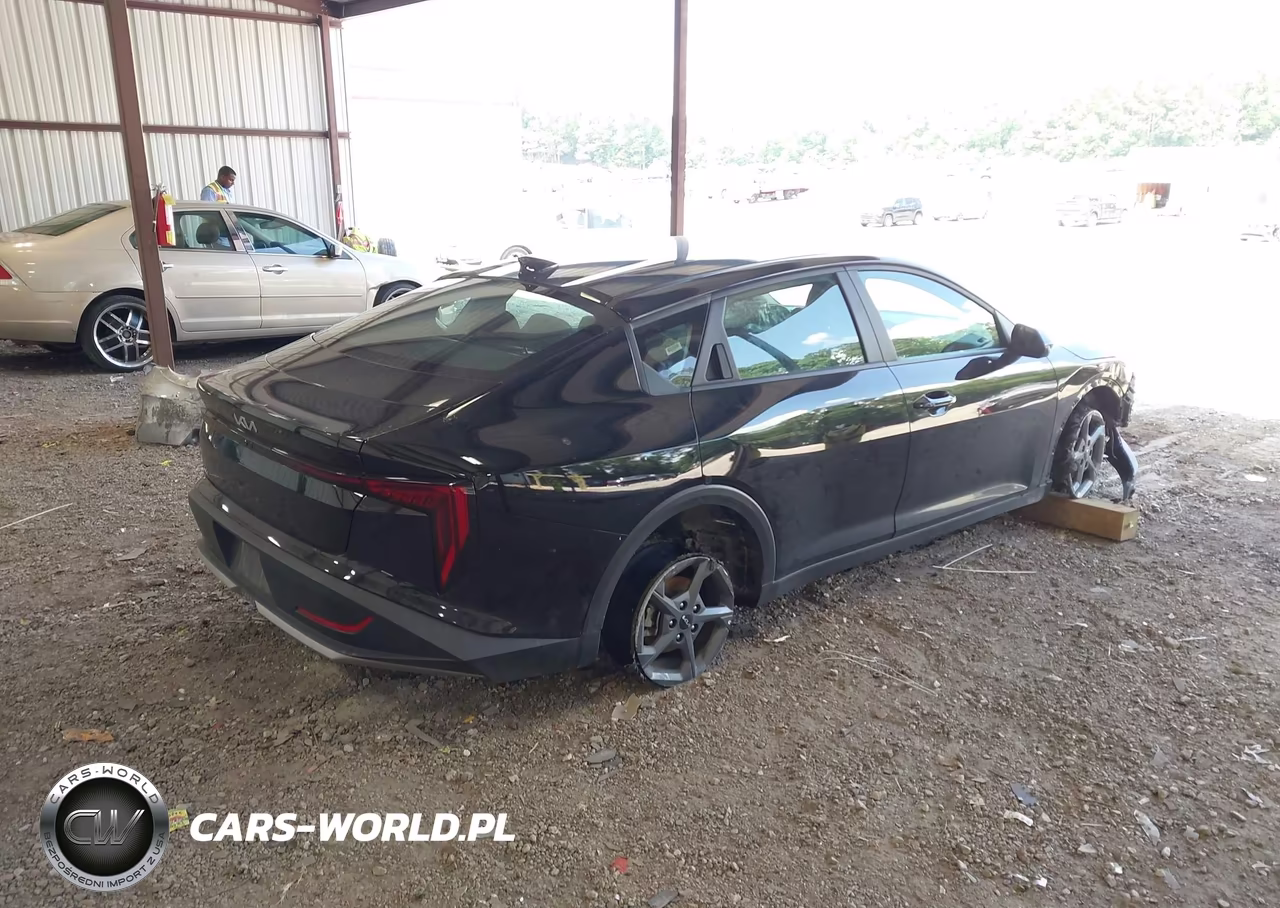 2025 Kia K4 Lxs VIN:3KPFT4DEXSE072428 - 4