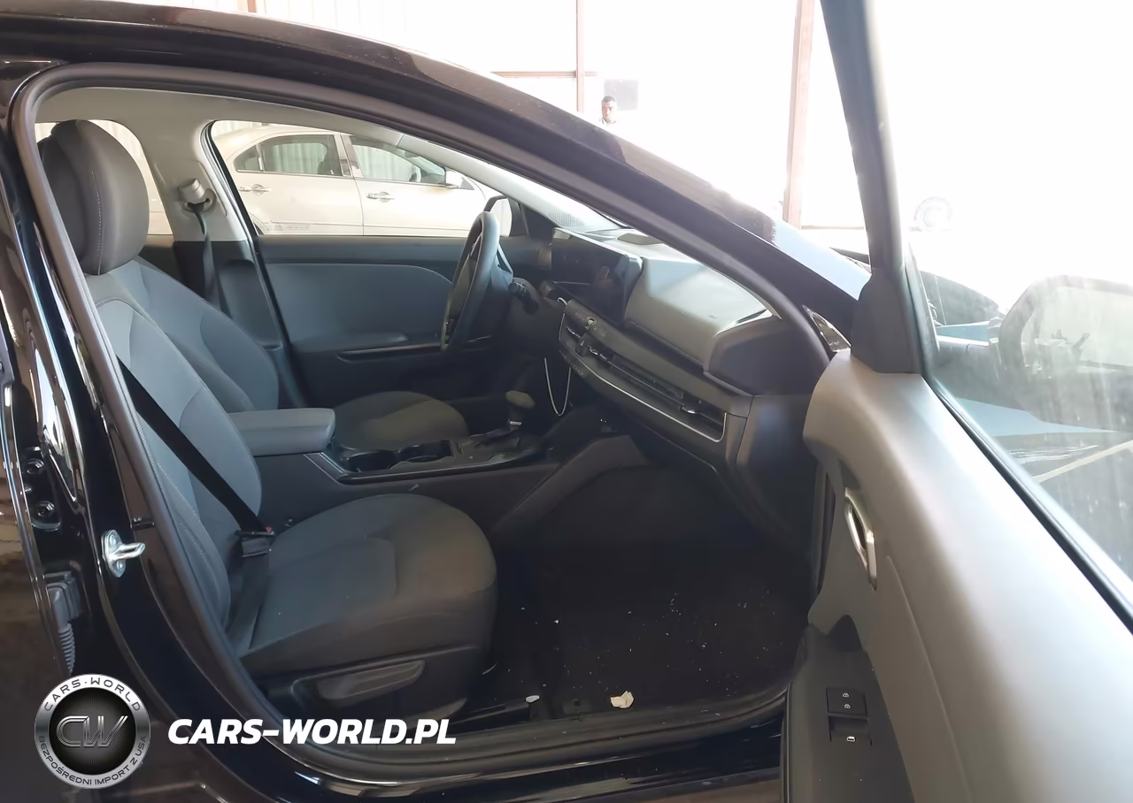 2025 Kia K4 Lxs VIN:3KPFT4DEXSE072428 - 5