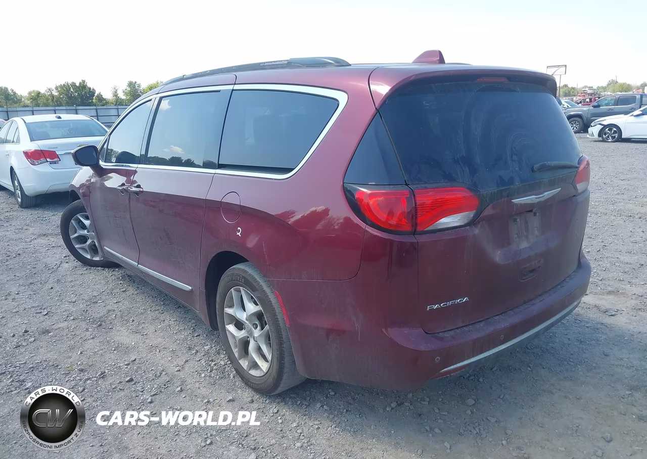 2017 Chrysler Pacifica Touring-L VIN:2C4RC1BG3HR832061 - 3