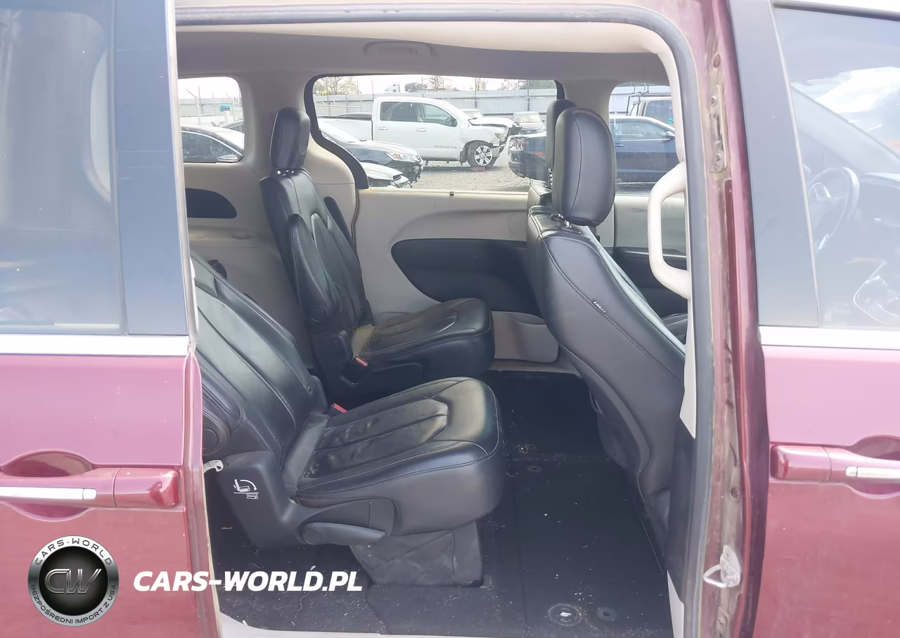 2017 Chrysler Pacifica Touring-L VIN:2C4RC1BG3HR832061 - 8