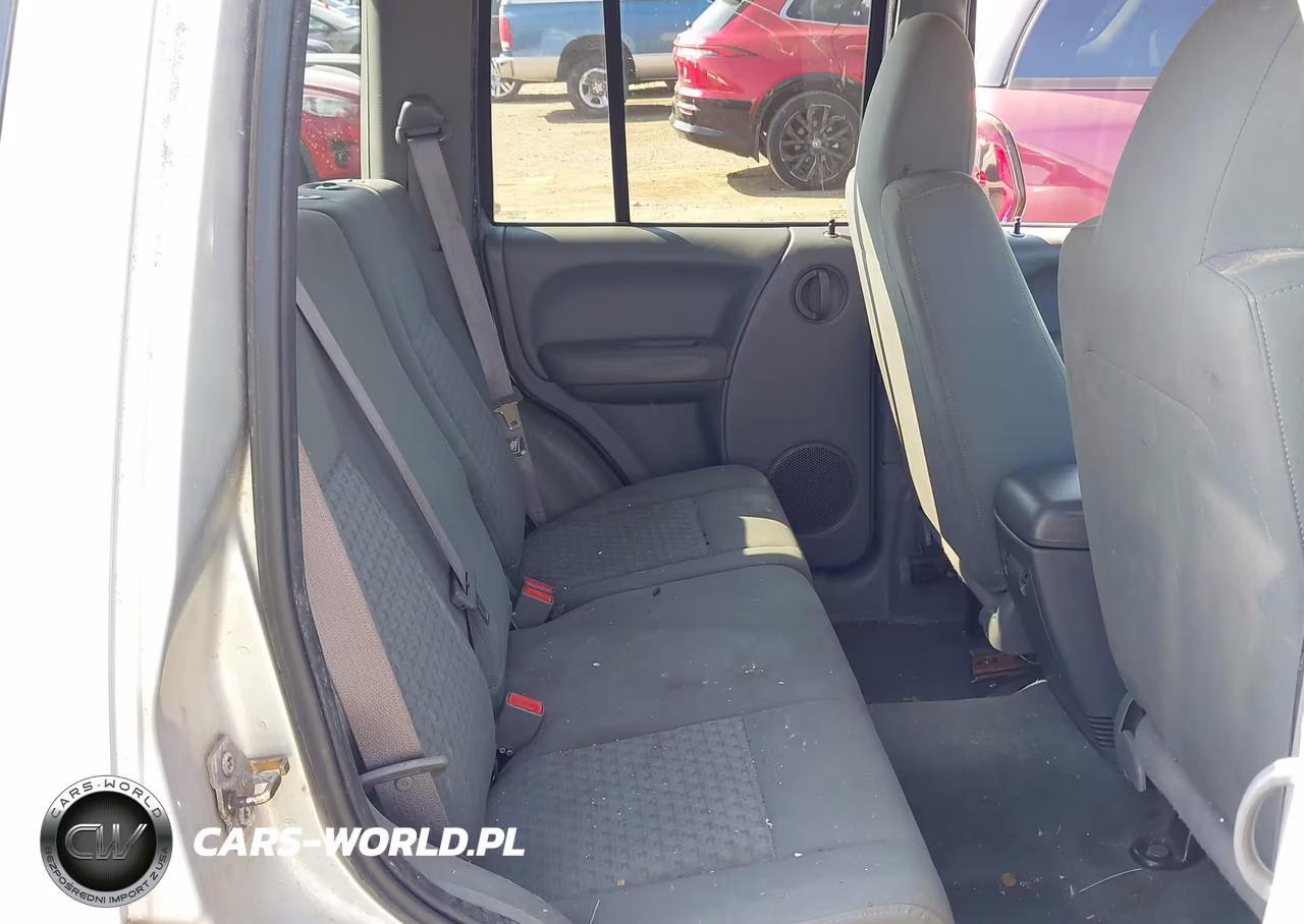 2006 Jeep Liberty Sport VIN:1J4GL48K76W275495 - 8