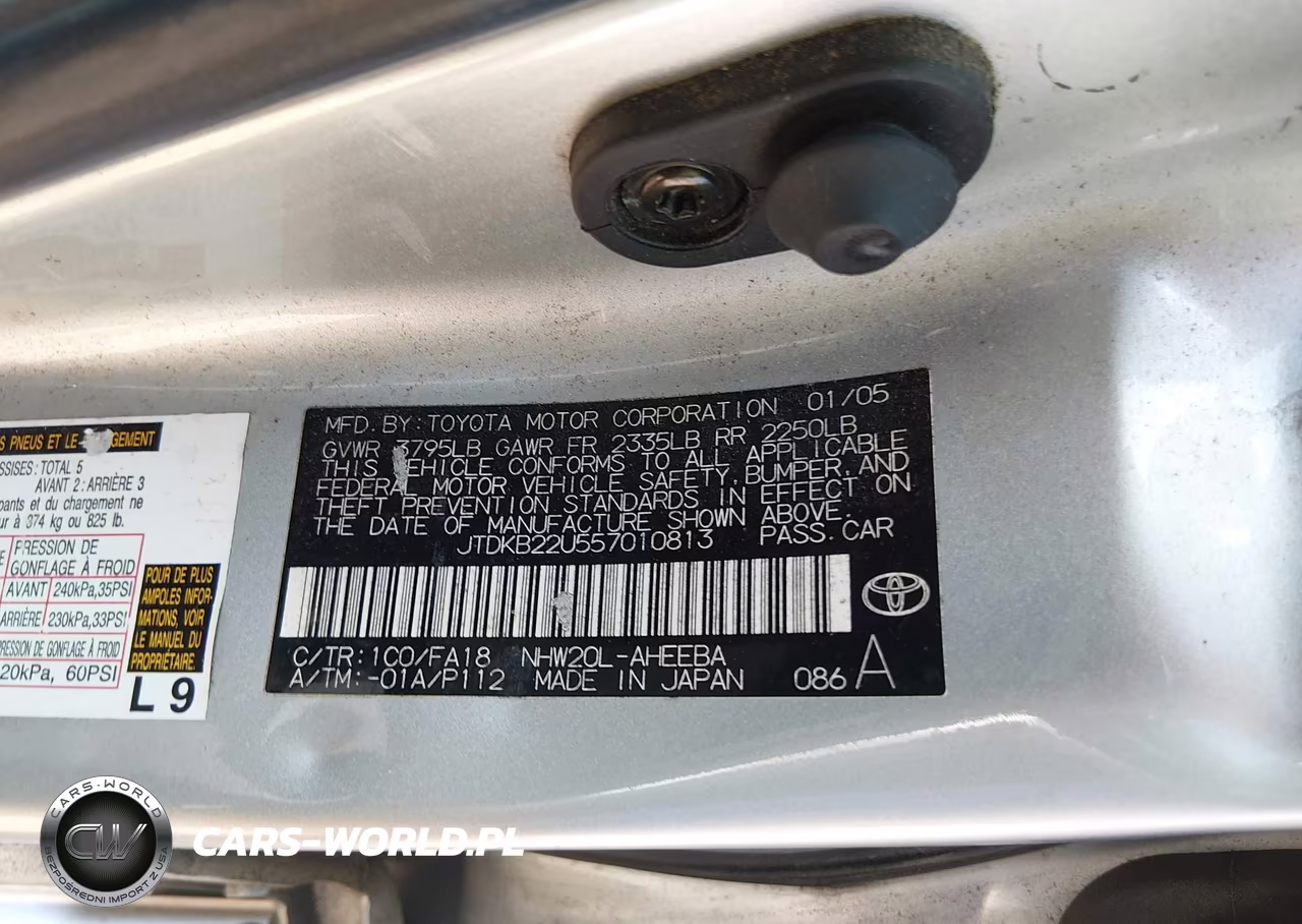 2005 Toyota Prius VIN:JTDKB22U557010813 - 9