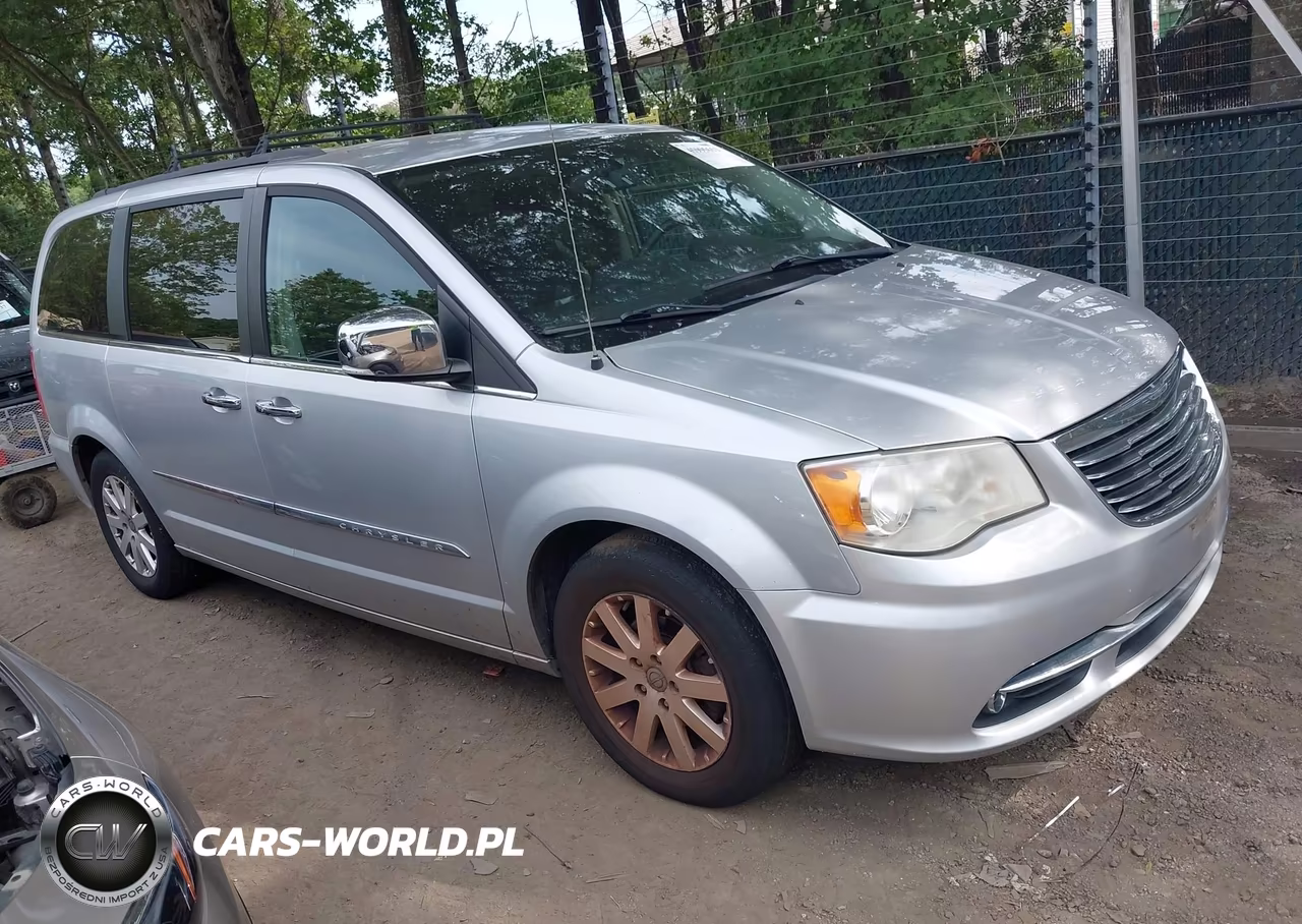 2011 Chrysler Town & Country Touring-L