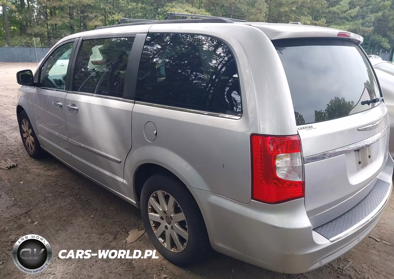 2011 Chrysler Town & Country Touring-L VIN:2A4RR8DG6BR782262 - 3