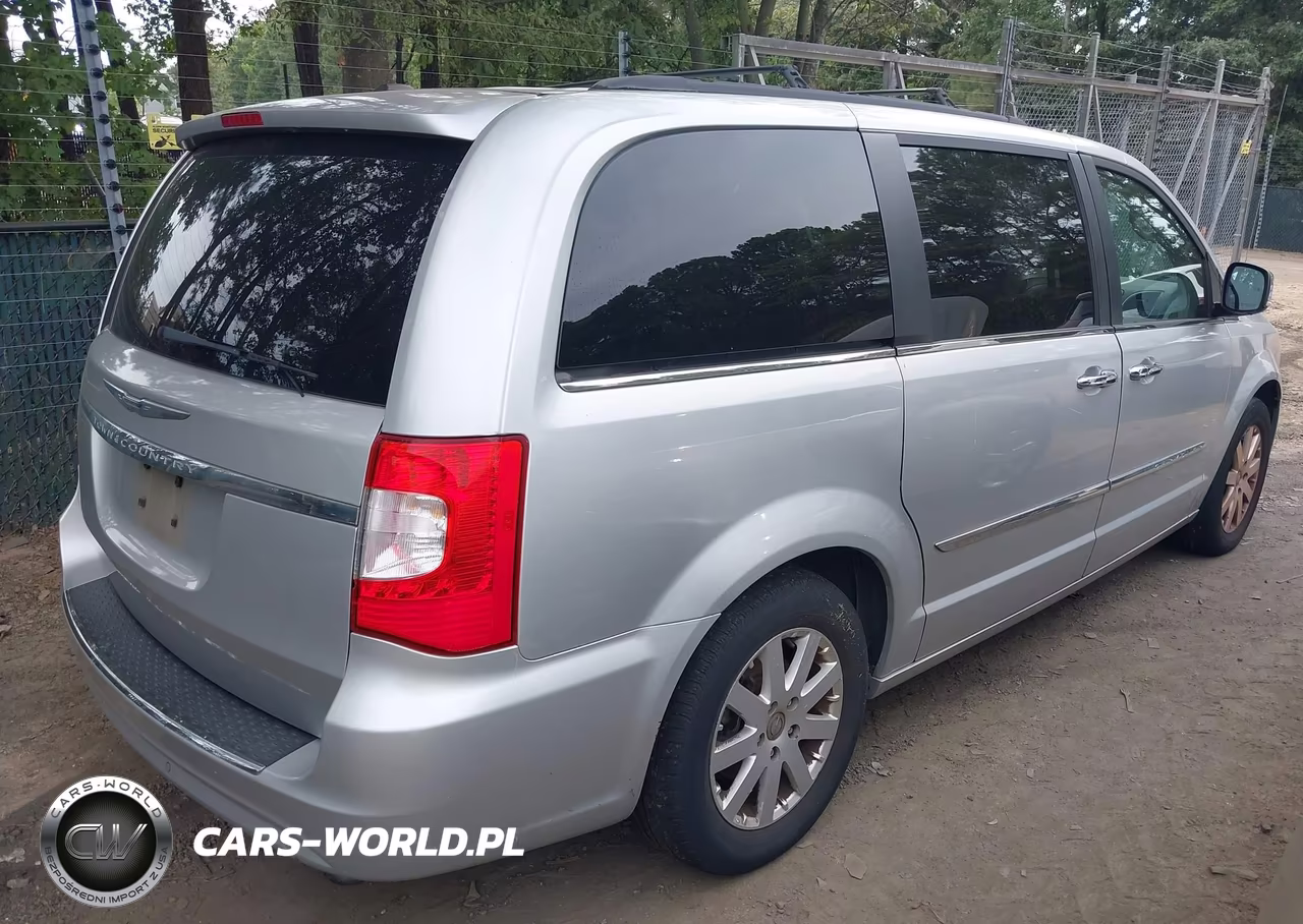 2011 Chrysler Town & Country Touring-L VIN:2A4RR8DG6BR782262 - 4