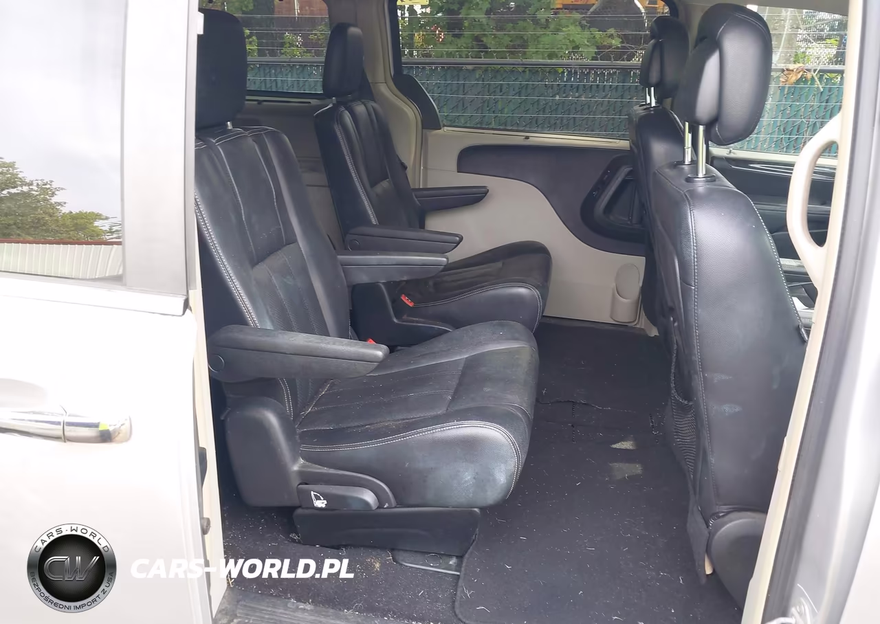 2011 Chrysler Town & Country Touring-L VIN:2A4RR8DG6BR782262 - 8