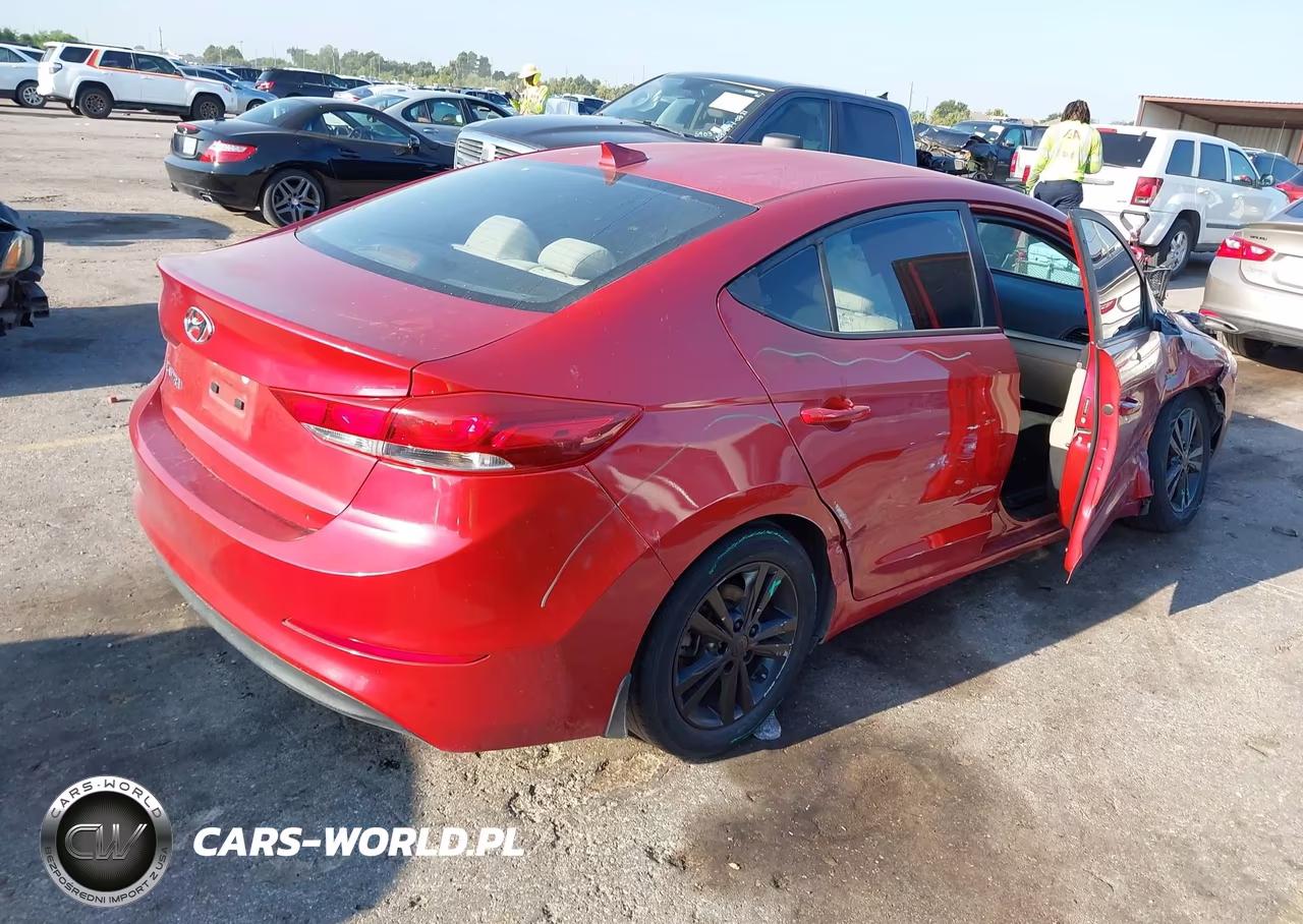 2018 Hyundai Elantra Sel VIN:5NPD84LF0JH335037 - 4