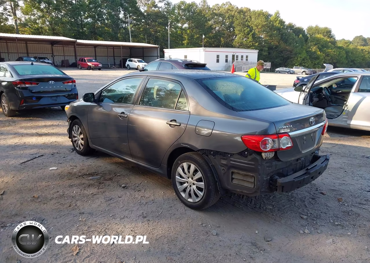 2013 Toyota Corolla Le VIN:5YFBU4EE5DP182427 - 3