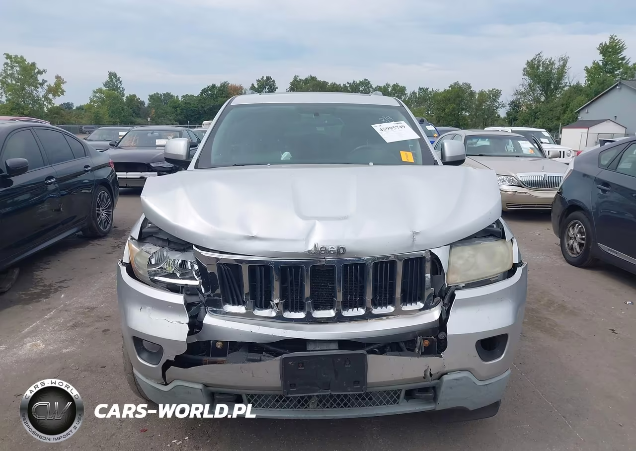2011 Jeep Grand Cherokee Laredo VIN:1J4RR4GTXBC679548 - 12