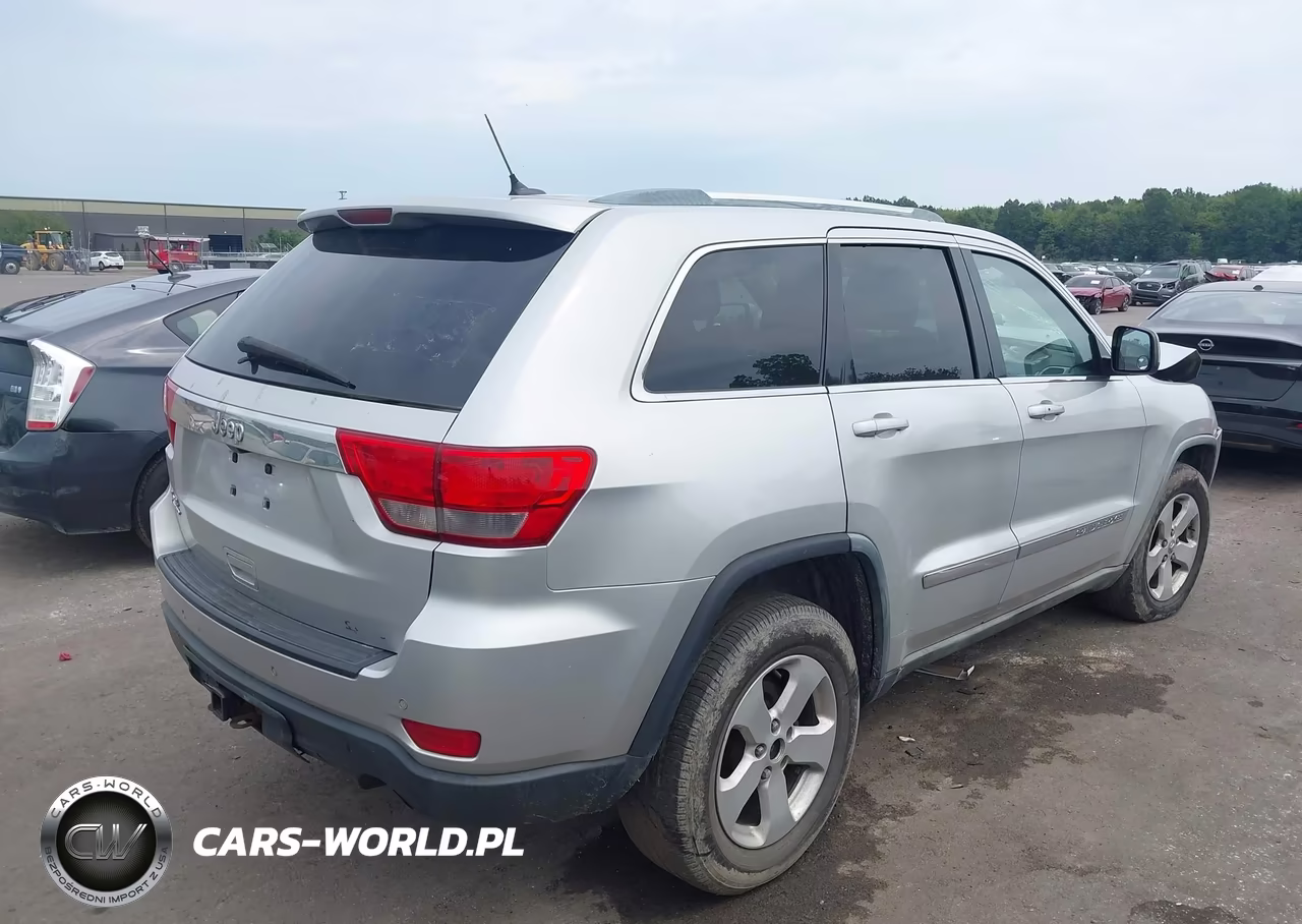 2011 Jeep Grand Cherokee Laredo VIN:1J4RR4GTXBC679548 - 4