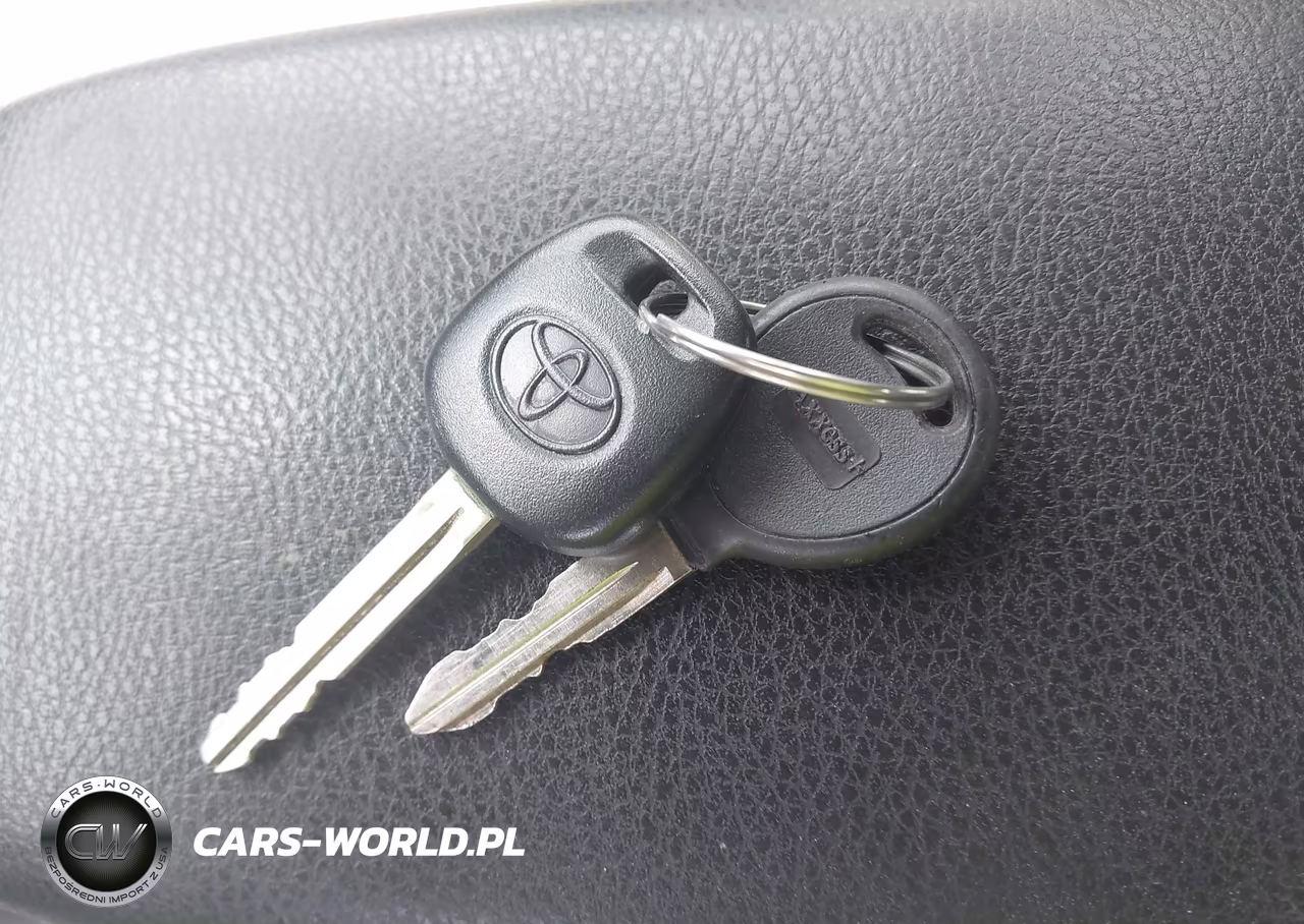 2018 Toyota Corolla L VIN:5YFBURHE2JP764926 - 11