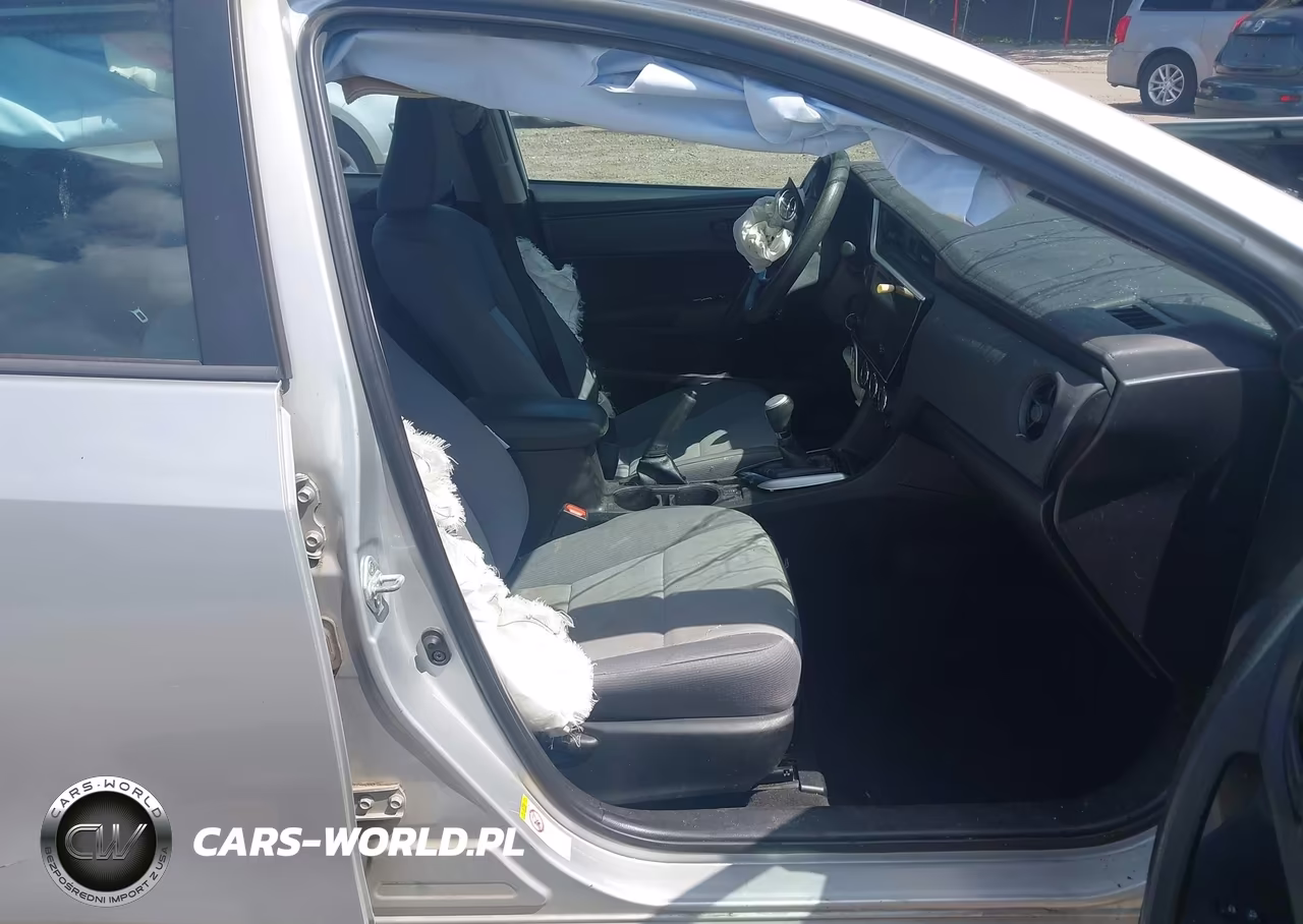 2018 Toyota Corolla L VIN:5YFBURHE2JP764926 - 5