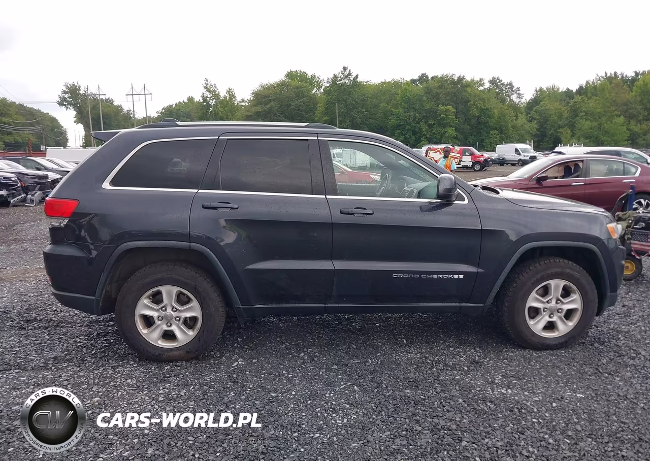 2015 Jeep Grand Cherokee Laredo VIN:1C4RJFAG5FC853021 - 13