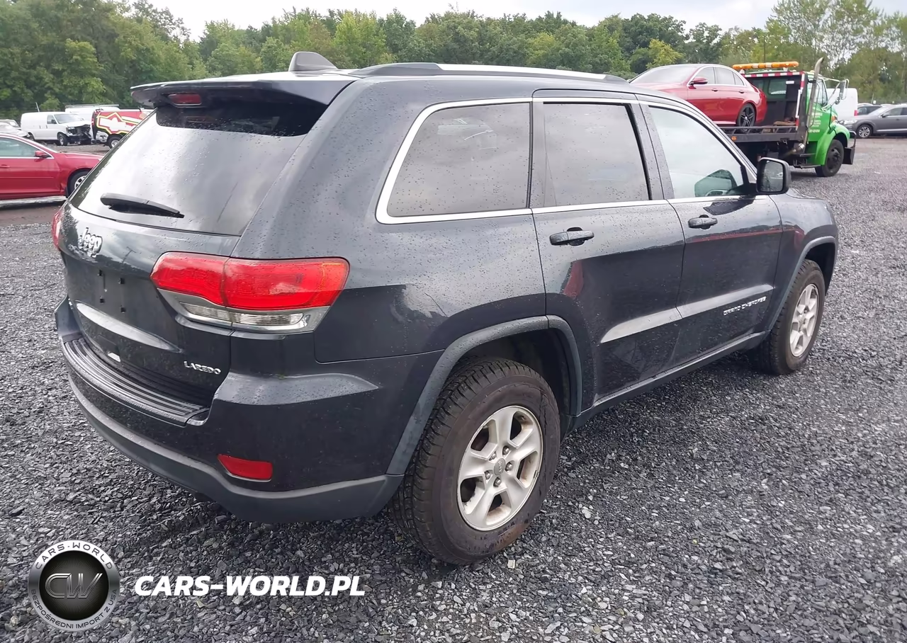 2015 Jeep Grand Cherokee Laredo VIN:1C4RJFAG5FC853021 - 4