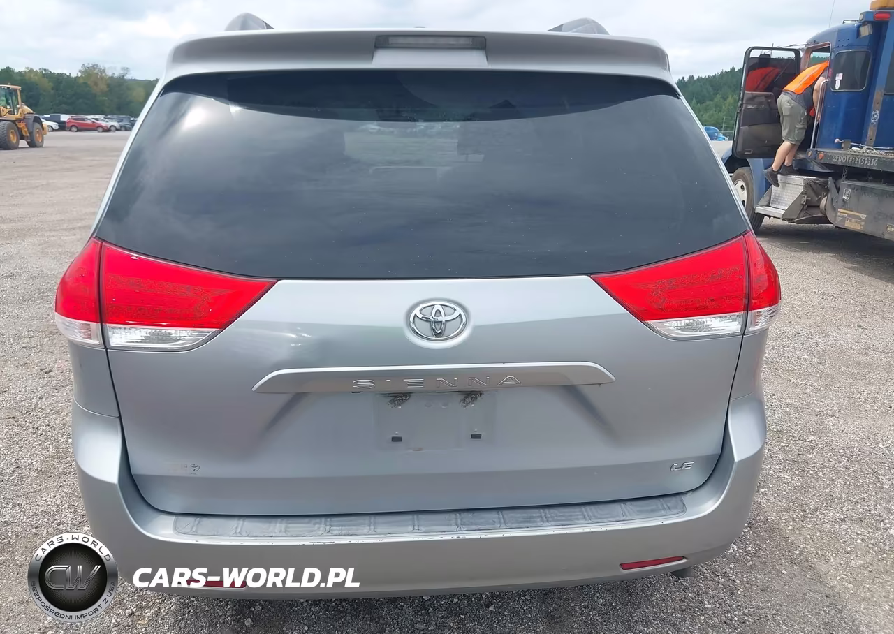 2012 Toyota Sienna Le V6 8 Passenger VIN:5TDKK3DC2CS179751 - 16