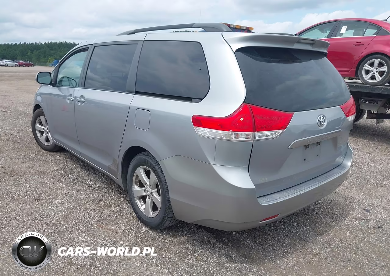 2012 Toyota Sienna Le V6 8 Passenger VIN:5TDKK3DC2CS179751 - 3
