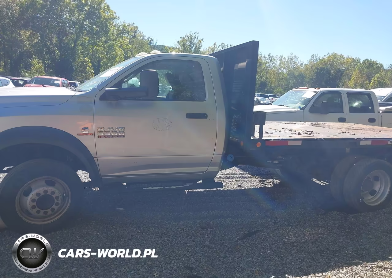 2015 Ram 5500 Chassis Tradesman-Slt VIN:3C7WRMBL3FG577983 - 14