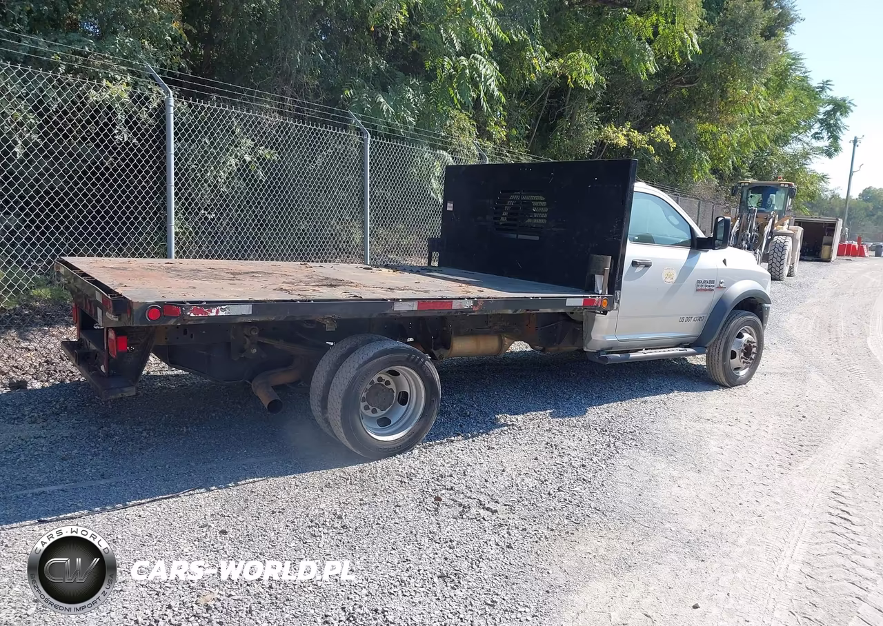 2015 Ram 5500 Chassis Tradesman-Slt VIN:3C7WRMBL3FG577983 - 4